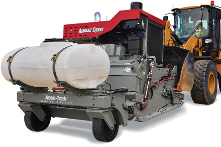 720Xi-260E shown with optional Wheel Assist Mount 300 gallon water supply tank