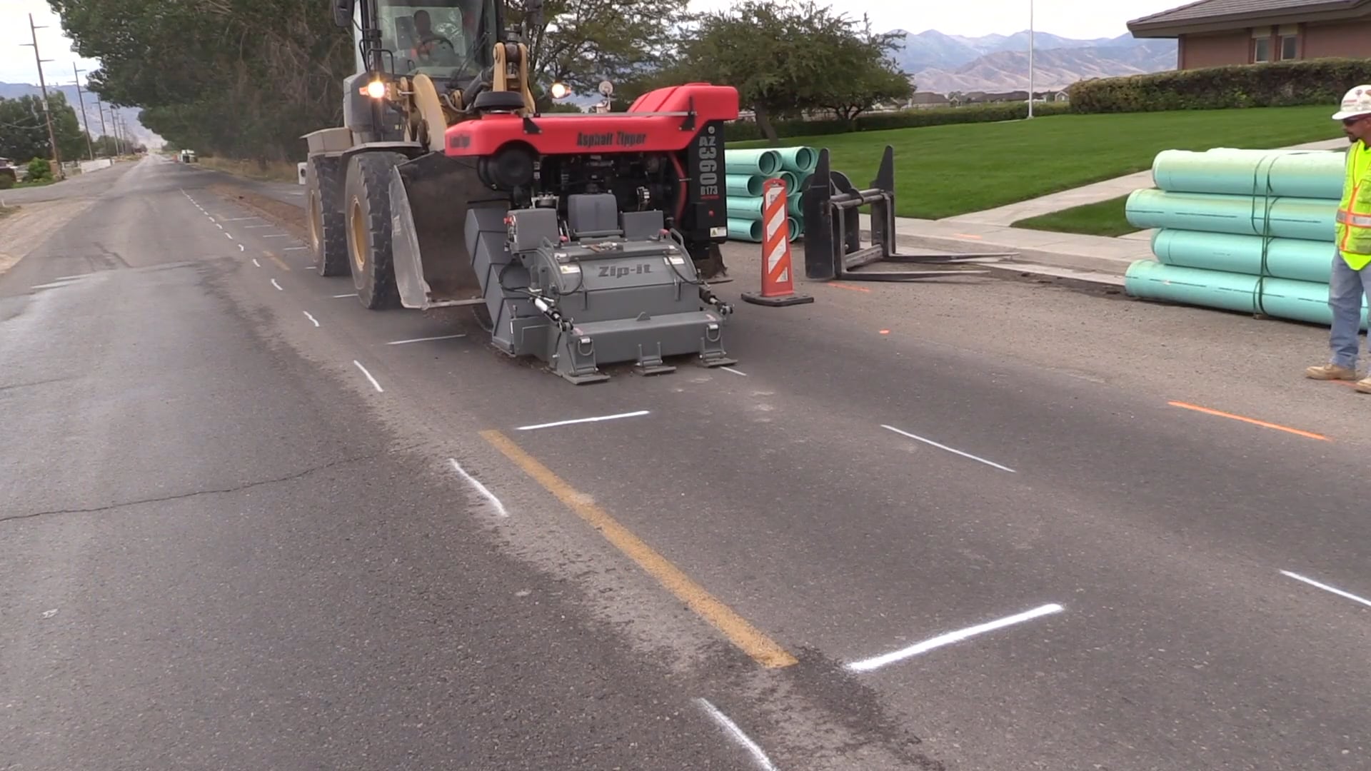 Asphalt Grinding Machine vs. Saw Cutting for Utility Work